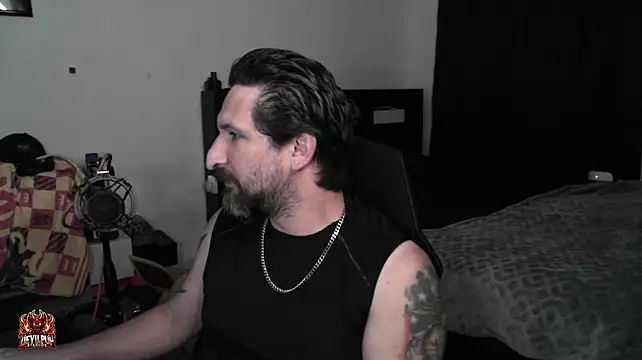 Czat XXX na żywo – DevilPup75_