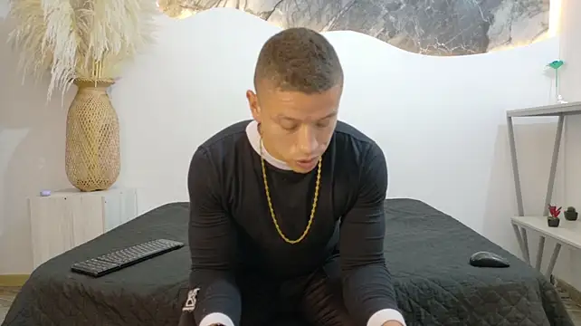 Thiago_16n Live XXX chat
