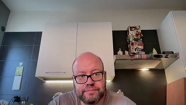theitalianbear Chat XXX in diretta