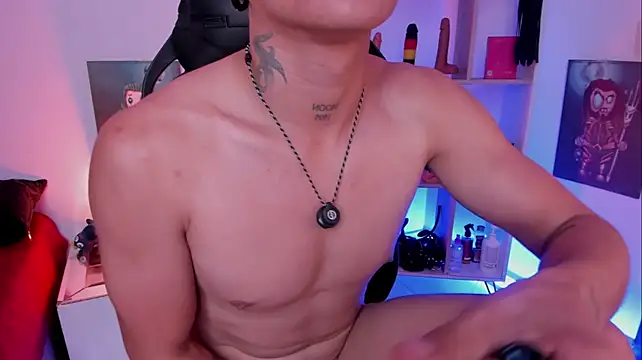 LiamDeeps Adlı Modelin Canlı XXX Sohbeti