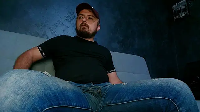 CLOUDYMarkWayne élő XXX-chatje
