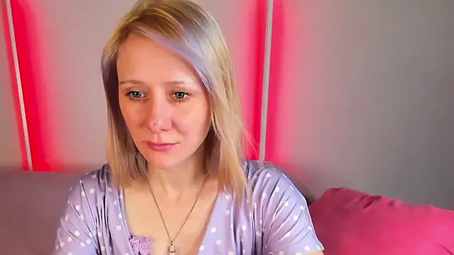 NikaBond's Live XXX Chat