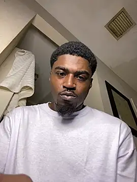 BrownSkinHandsome's Live XXX Chat