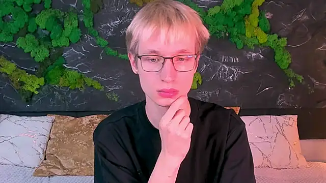 Онлайн чат XXX ADRIAN_LUKS