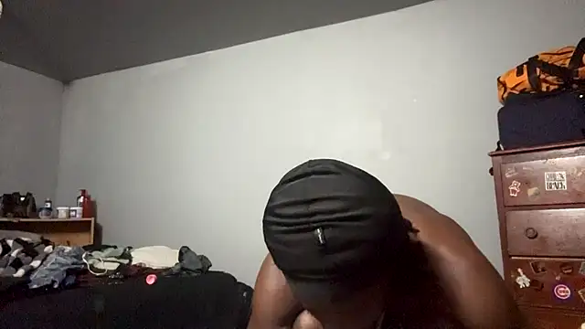 צ'אט XXX בשידור חי של TheMightyDxXx