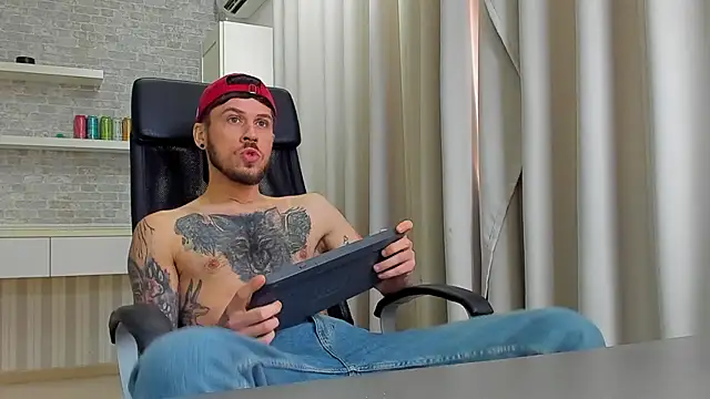 JonahShaw's Live XXX Chat