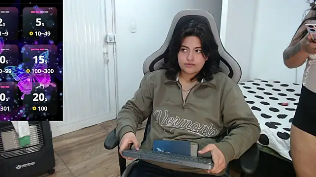 Онлайн чат XXX bella_warzon