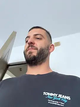 Chat +18 de Pablo_Hornyguy95 ao vivo