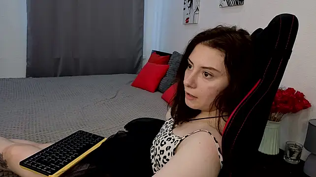 Chat +18 de Bella_Stink ao vivo
