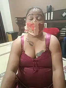 SEXY-RASHMI Adlı Modelin Canlı XXX Sohbeti