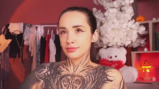 EvaCanton's Live XXX Chat