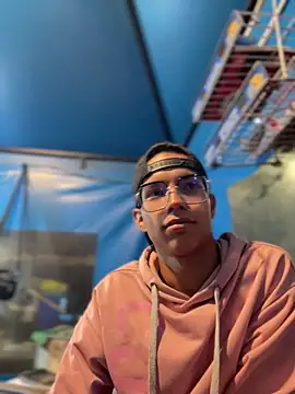 Andres_boy252's Live XXX Chat