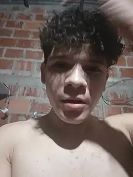 nilon05 Live XXX Chat