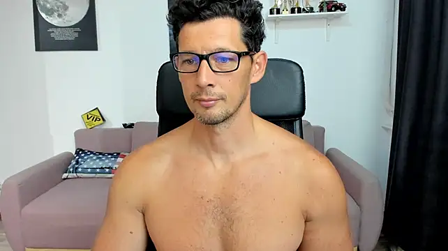 BrutusK08's Live XXX Chat