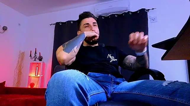 MightyAaron66 Chat XXX live
