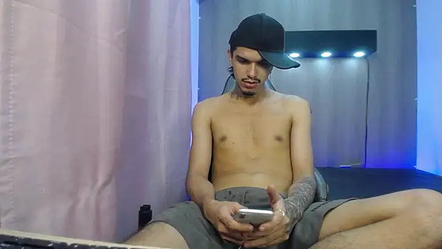 Tayson_Hot: онлайн-секс-чат