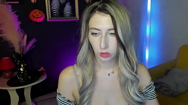 LunaSn0w1 – Naživo XXX chat