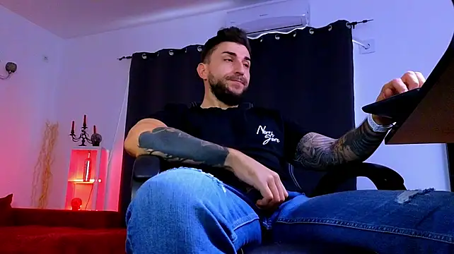 MightyAaron66 Chat XXX live
