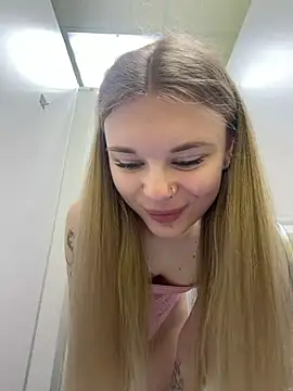 XXX chat uživo modela -MiaKitty