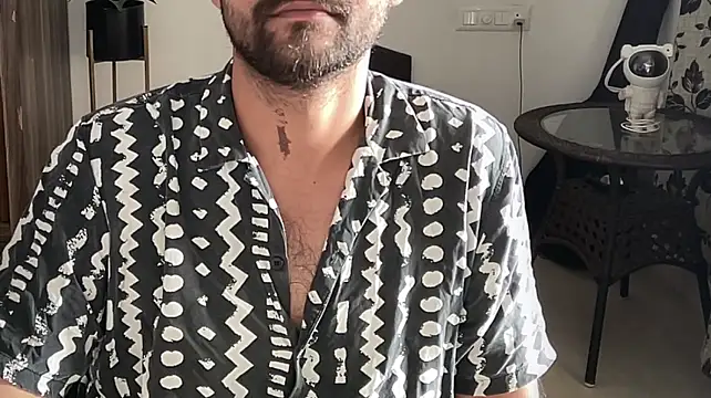 Mr_Raje Adlı Modelin Canlı XXX Sohbeti