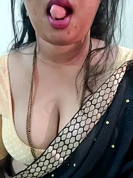 Ramya_369 Live XXX-Chat
