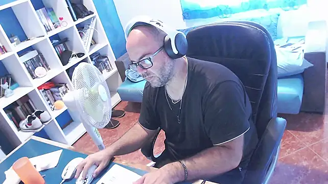 צ'אט XXX בשידור חי של ravingr4d4