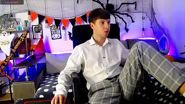 צ'אט XXX בשידור חי של ThomasEdisonn