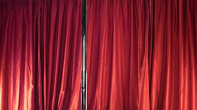 LuxenNoir's Live XXX Chat
