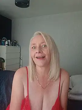 BellaUkCurvy: απευθείας συνομιλία ΧΧΧ
