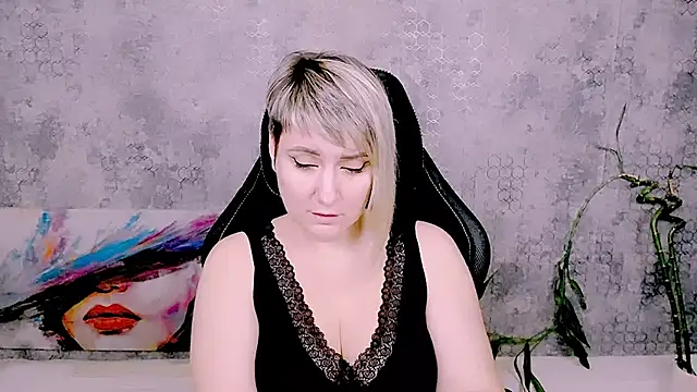 Djullia Chat XXX in diretta
