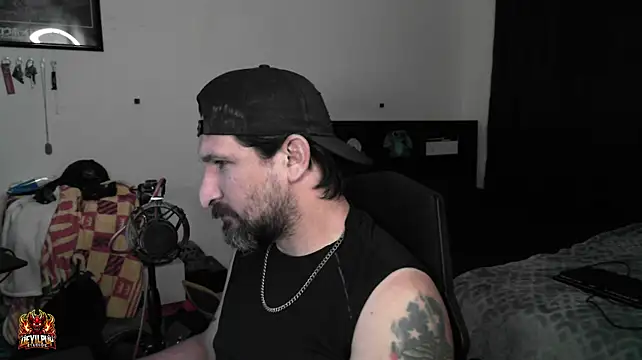 XXX chat uživo modela DevilPup75_