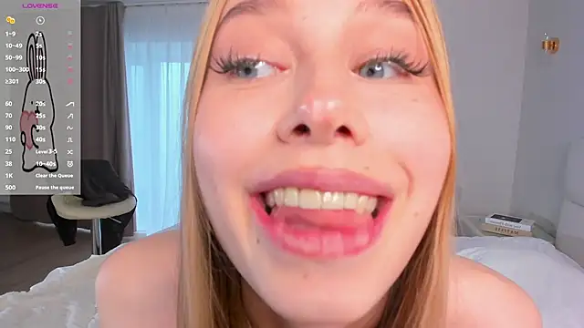XXX chat uživo modela JunieAmert