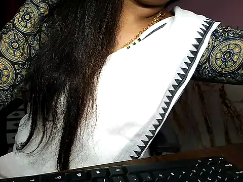 Mallu_Janaki Chat XXX in diretta