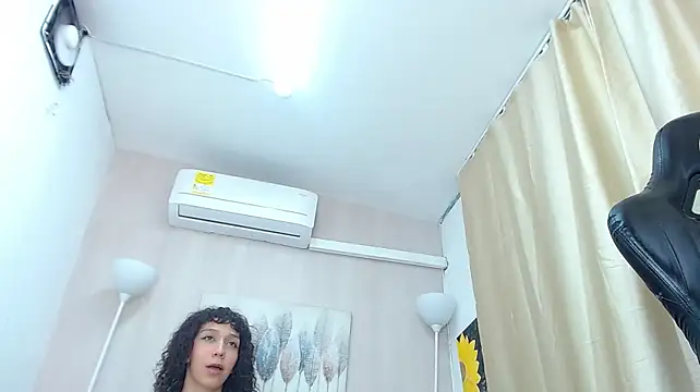 צ'אט XXX בשידור חי של Channi_smith_