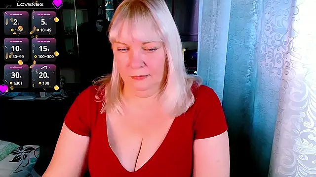 FlowerButterf's Live XXX Chat
