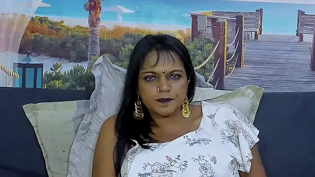 indianswtbella Adlı Modelin Canlı XXX Sohbeti