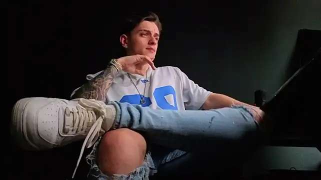 FelixStarkk élő XXX-chatje