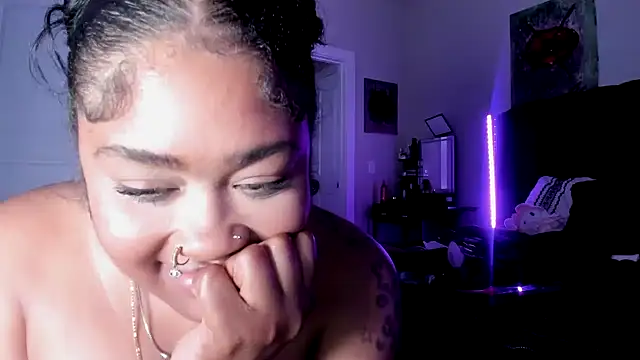lovelyzylah – Naživo XXX chat