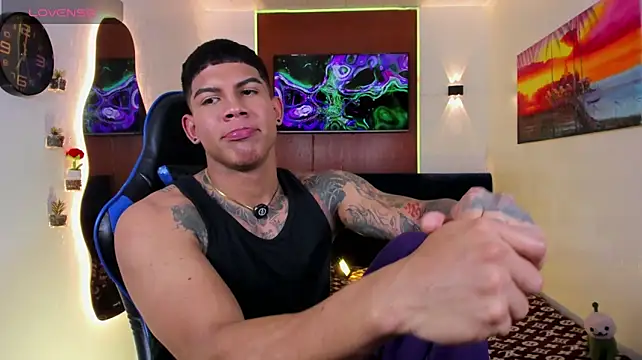 Show modela Damian_latinxxx na web-kameri