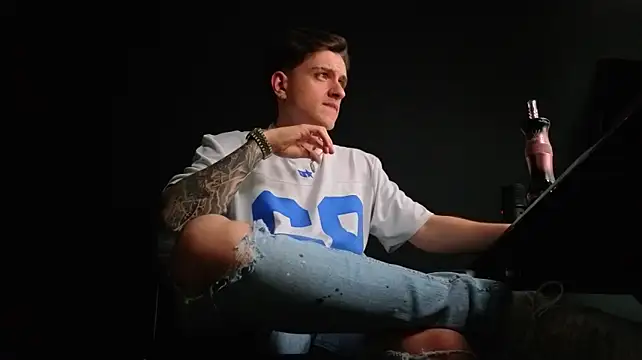 FelixStarkk élő XXX-chatje