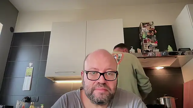 theitalianbear Chat XXX in diretta