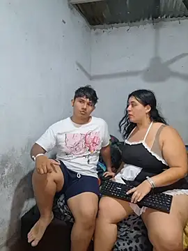 XXX chat uživo modela ParejaCurvy20