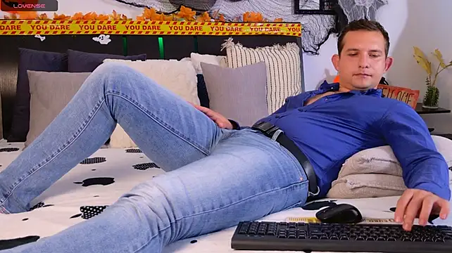 צ'אט XXX בשידור חי של Jimmy_Doss