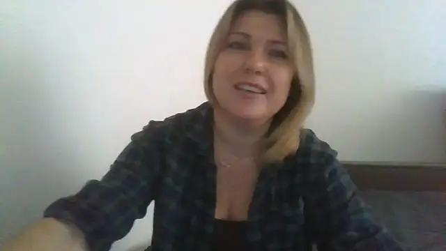 ElenaLove888's Live XXX Chat