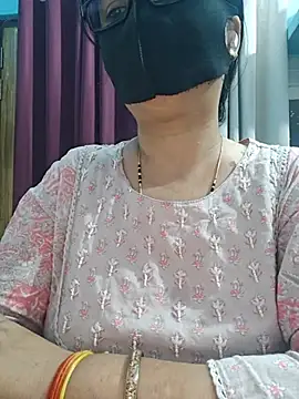 Aishwaryaa_69's Live XXX Chat