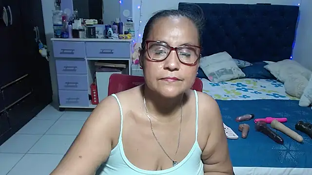 pervert_mommy_'s Live XXX Chat