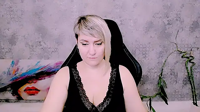 Djullian Live XXX chat