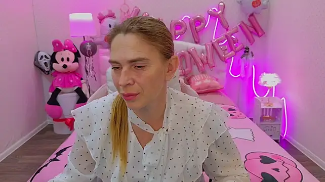 TessaDaybreak's Live XXX Chat