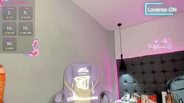 scarletcherry18's Live XXX Chat