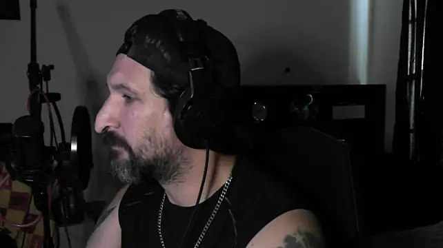 DevilPup75_ live XXX chat